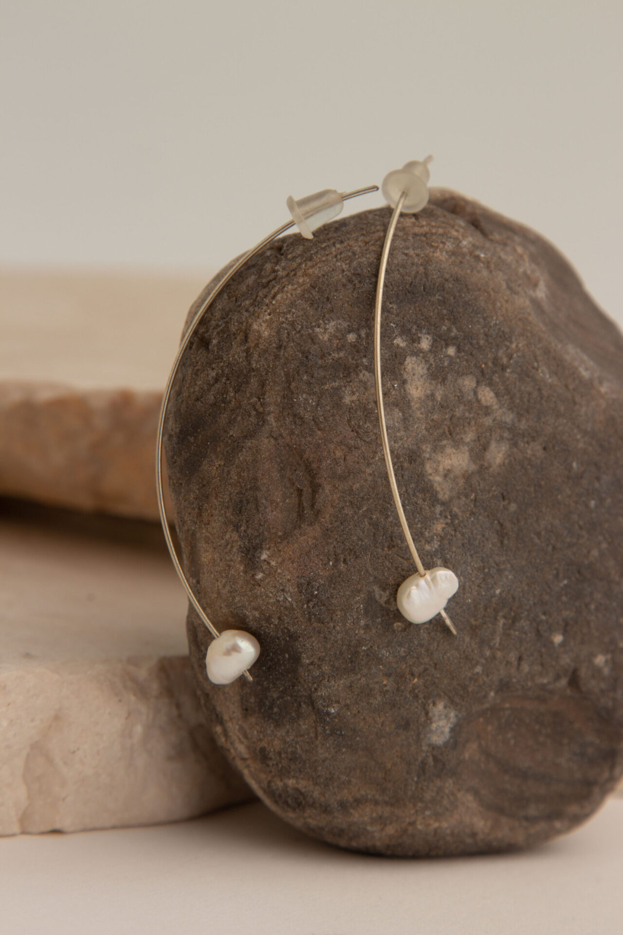 Handmade Thin Silver-Plated Curved Lined Earring with a Pearl