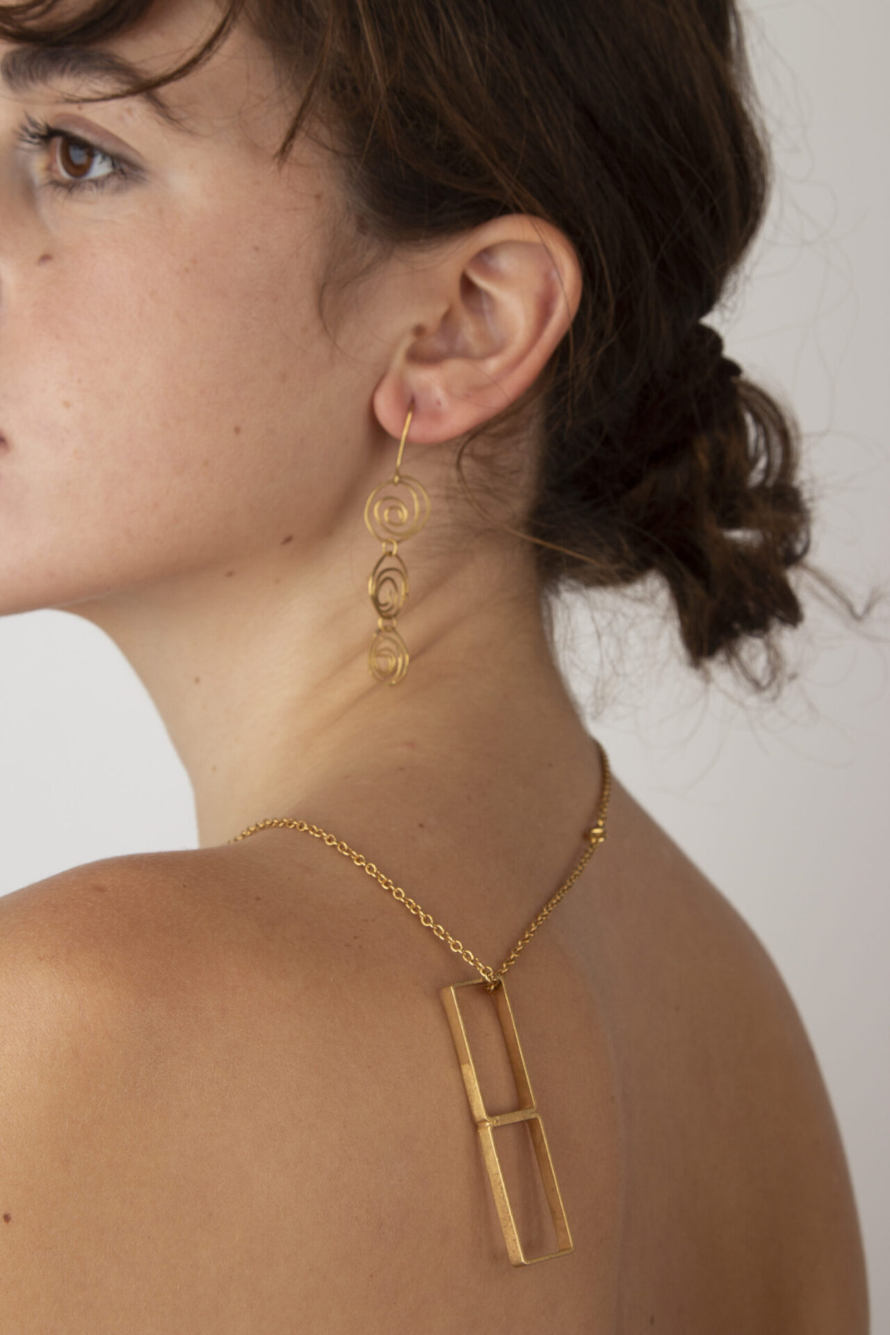 Rectangle gold-plated necklace.