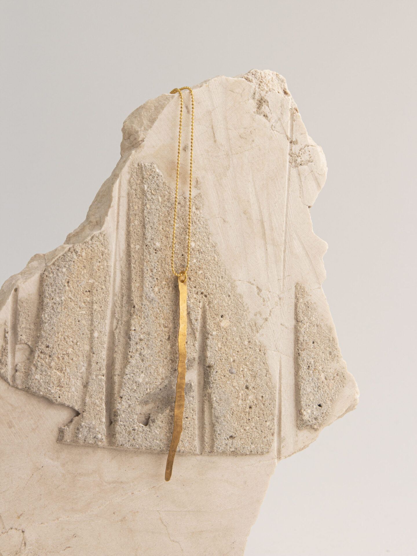 Thin strip Gold-Plated necklace.