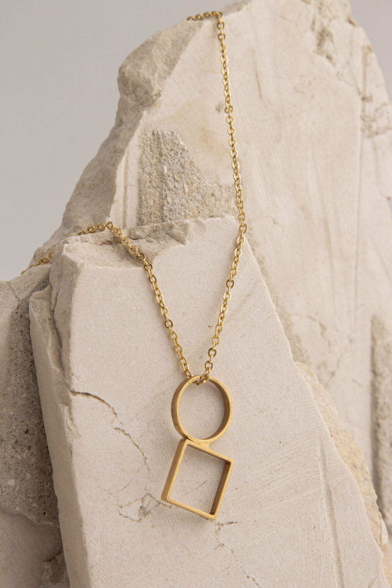 Round square shaped necklace