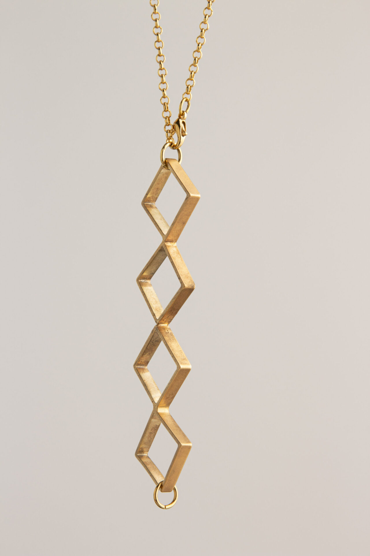 Rhombus shaped gold-plated necklace